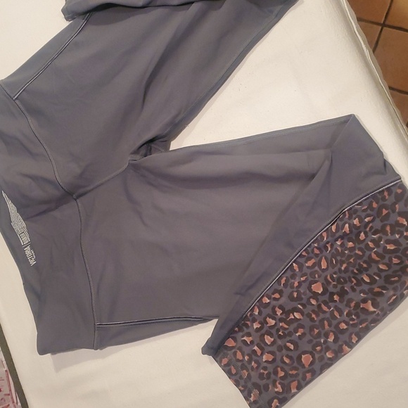 Victorias Secret Sport Knockout Animal Print Gray Workout Casual Sz. XL Legging - Picture 1 of 11